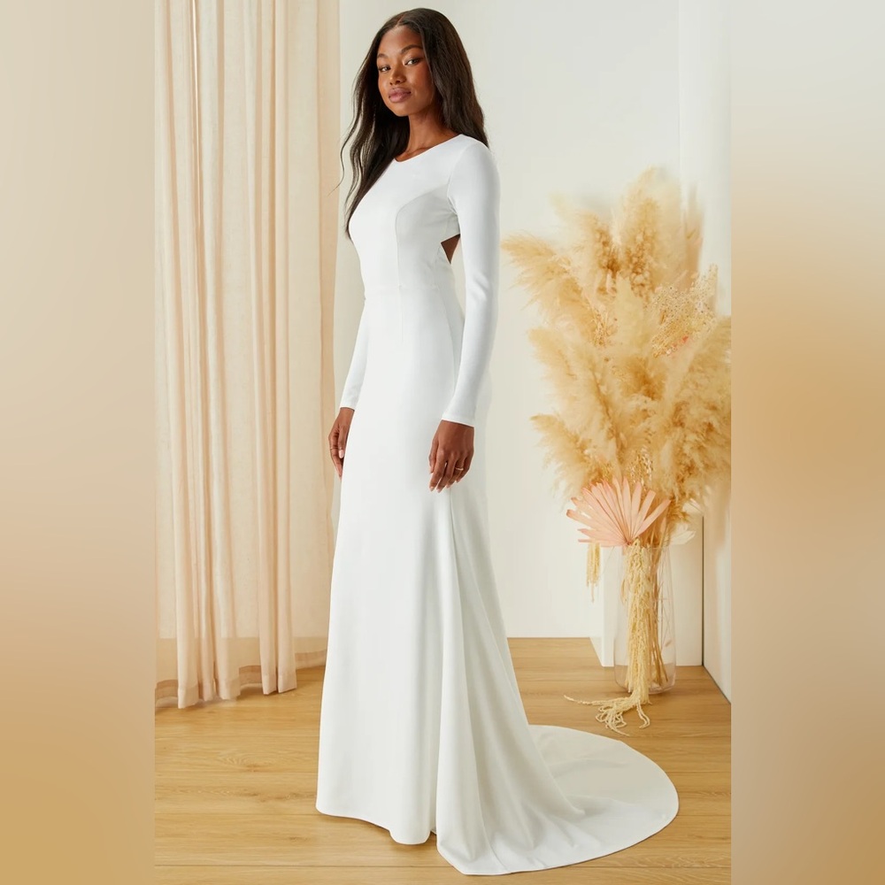 Eloquent Endearment White Long Sleeve Backless Maxi Dress